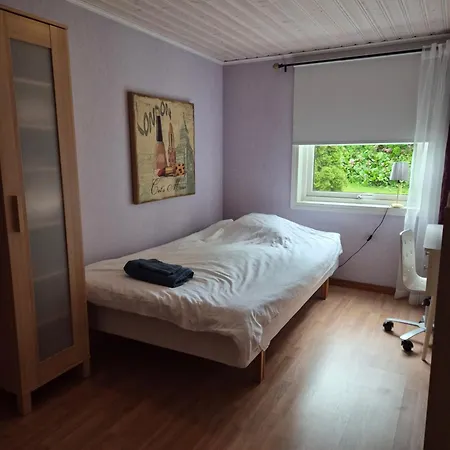 Nina - Cosy 3 Bedroom House In Calm Area With Garden فيلة